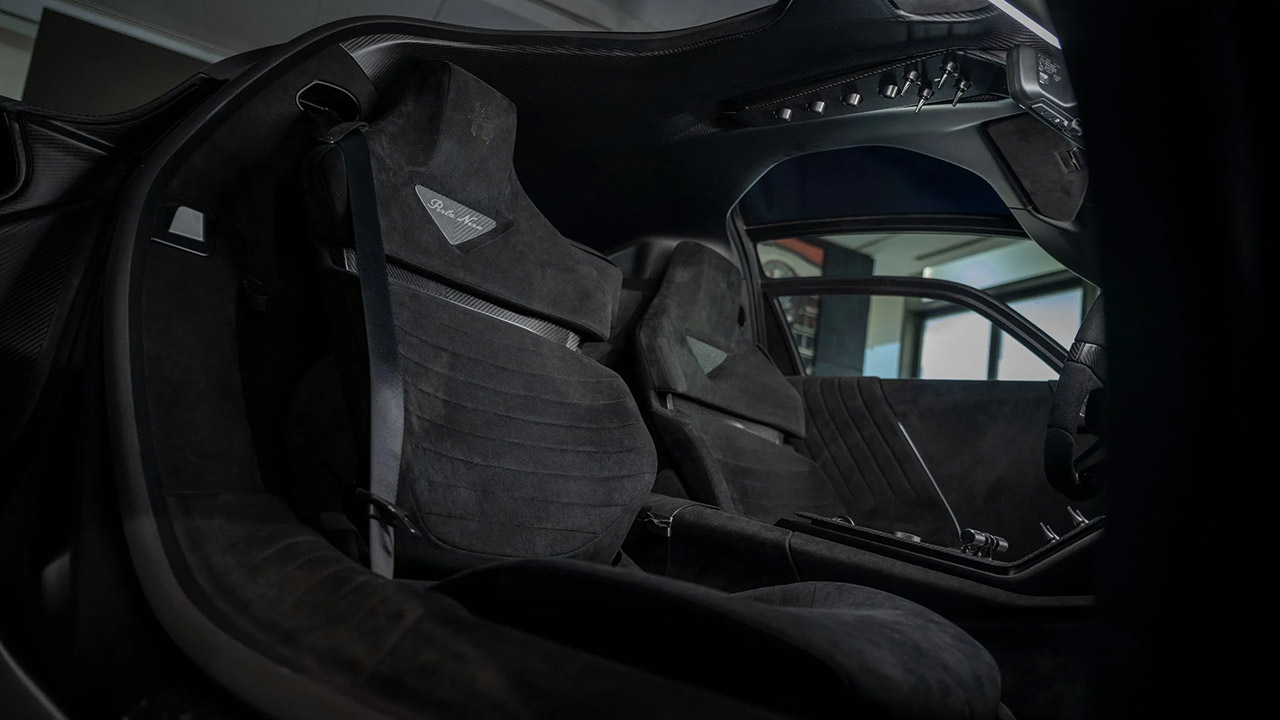 Alfa Romeo 33 Stradale Perla Nera Interior