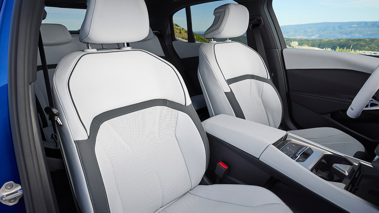 2027 BMW 3 Series i3 Interior