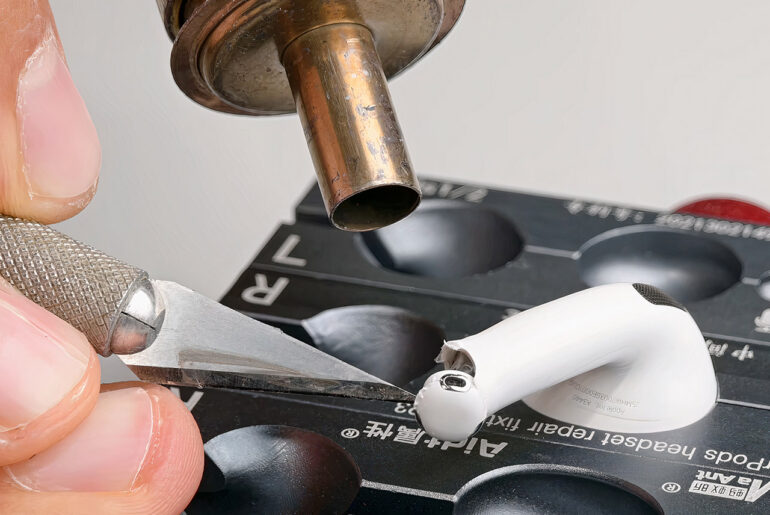 iFixit Apple AirPods 5 Teardown