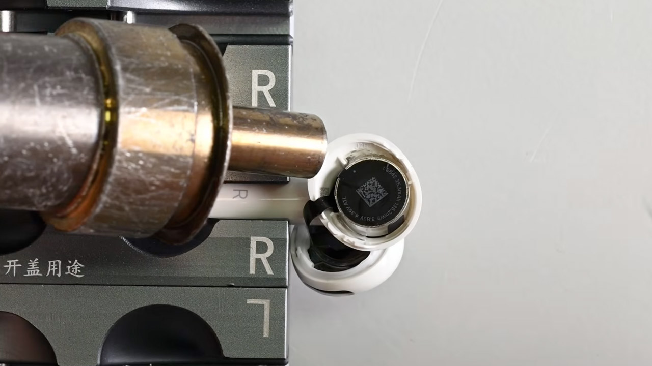 iFixit Apple AirPods 5 Teardown