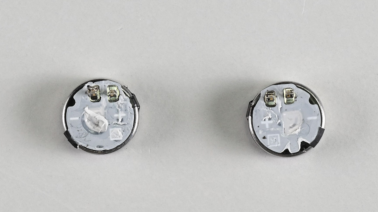 iFixit Apple AirPods 5 Teardown