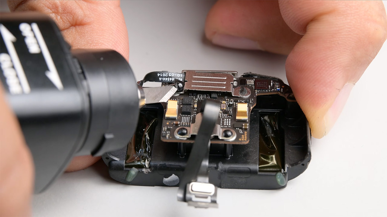 iFixit Apple AirPods 5 Teardown