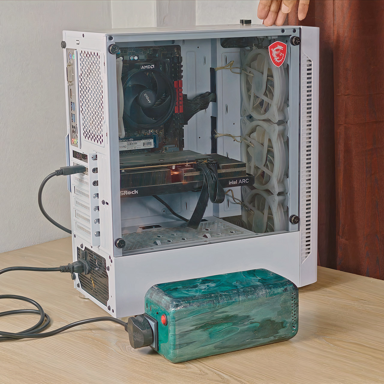 Gadget Industry DIY Homemade Power Station Bank Desktop PC