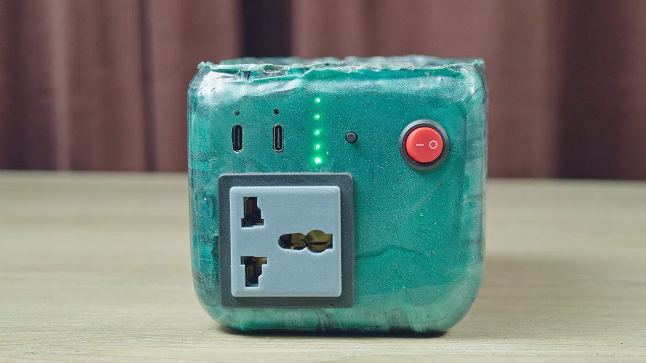 Gadget Industry DIY Homemade Power Station Bank Desktop PC
