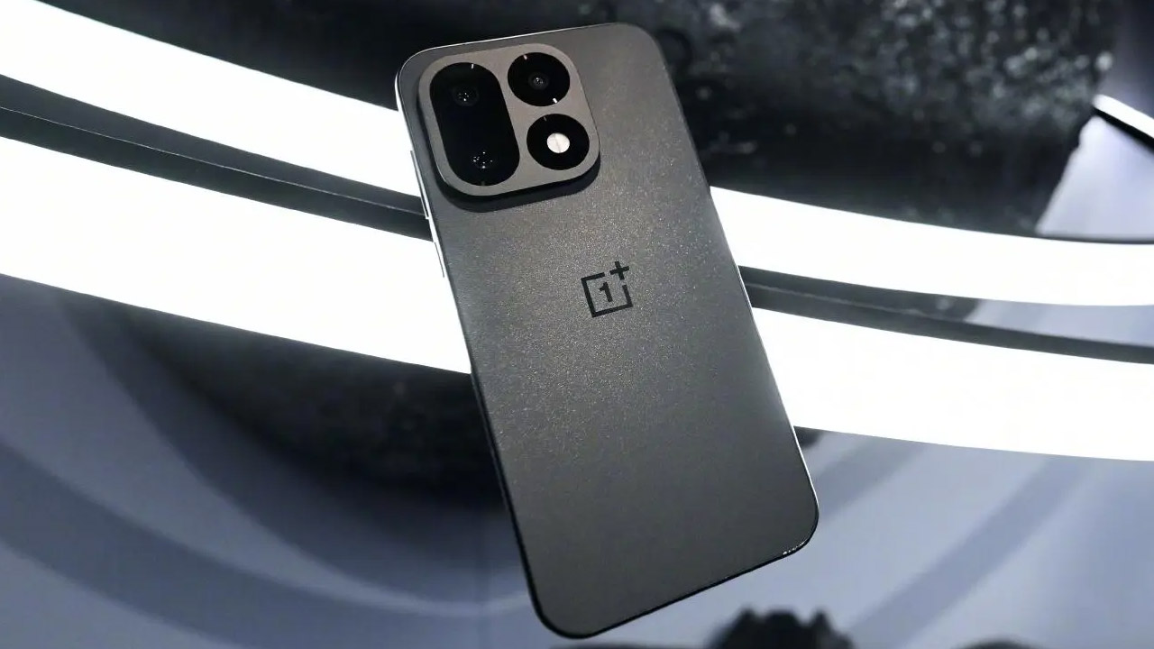 OnePlus 16 Smartphone Reveal