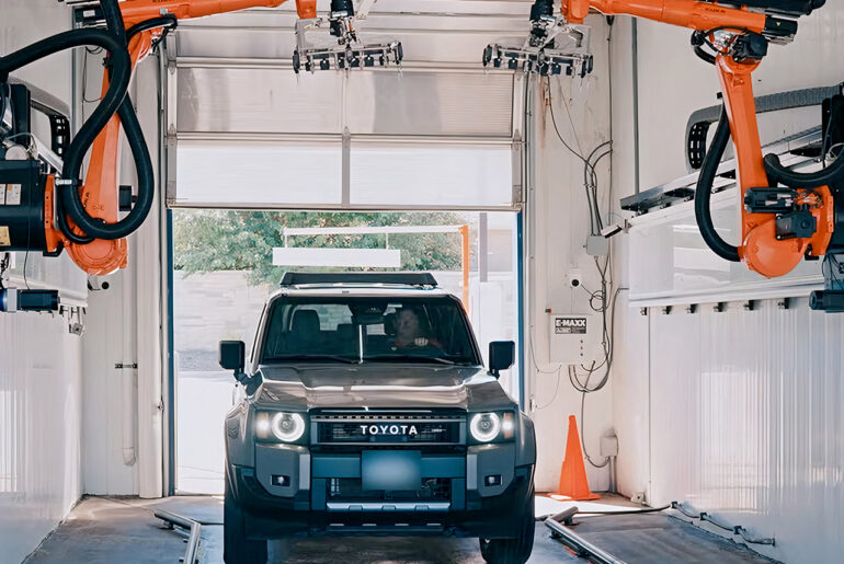 Kuka Robotics Robotic Arm Touchless Car Wash