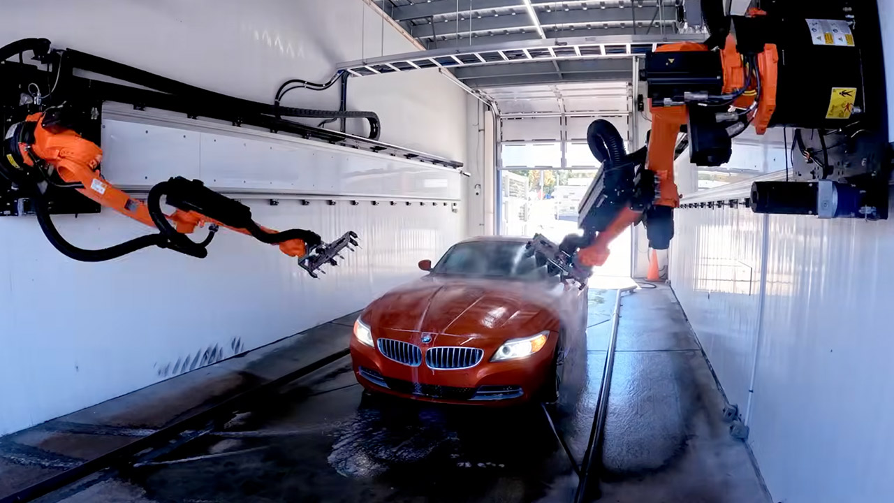 Kuka Robotics Robotic Arm Touchless Car Wash