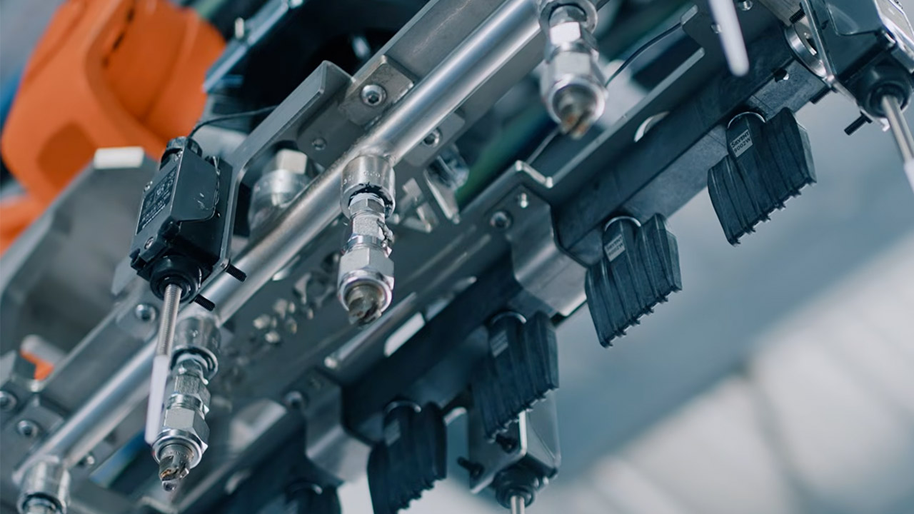 Kuka Robotics Robotic Arm Touchless Car Wash