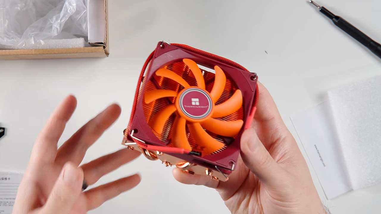 Devyn Johnston Thinnest RTX 5090 Gaming PC