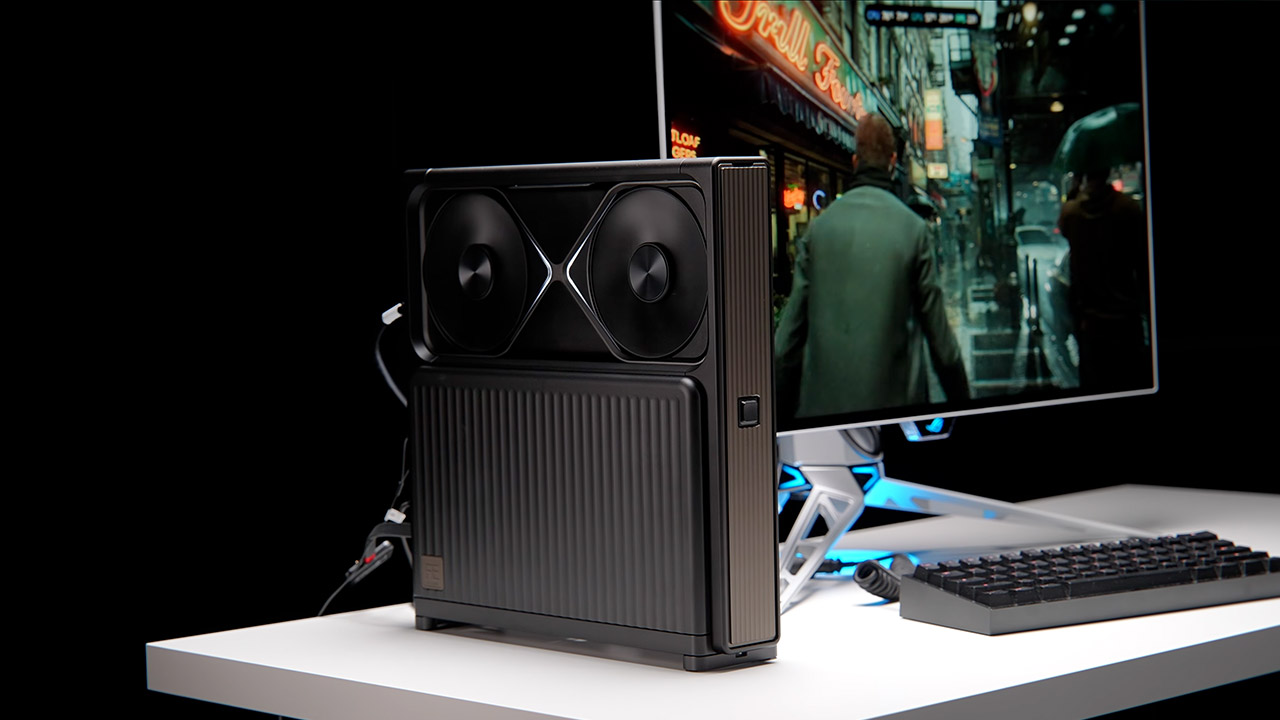 Devyn Johnston Thinnest RTX 5090 Gaming PC