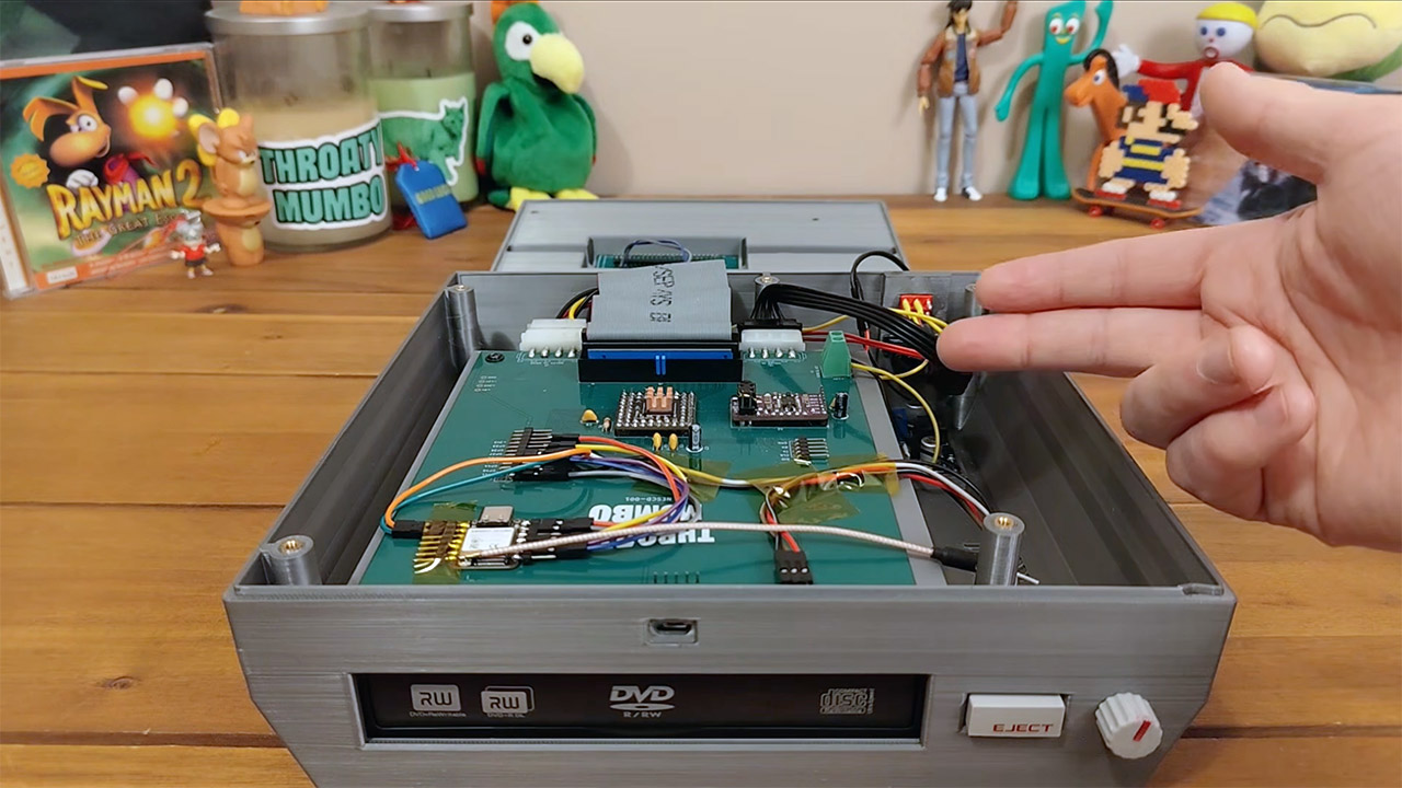 Original NES Console Turned Desktop PC Mod