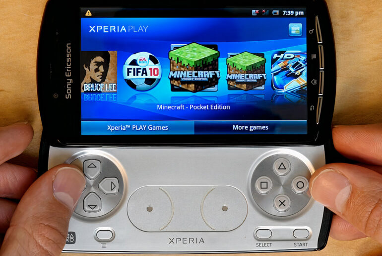 Sony 2011 Xperia Play Gaming Smartphone Hybrid