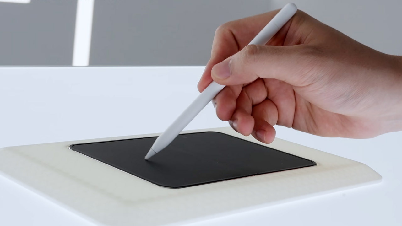 Apple iPhone Duo Crease Test