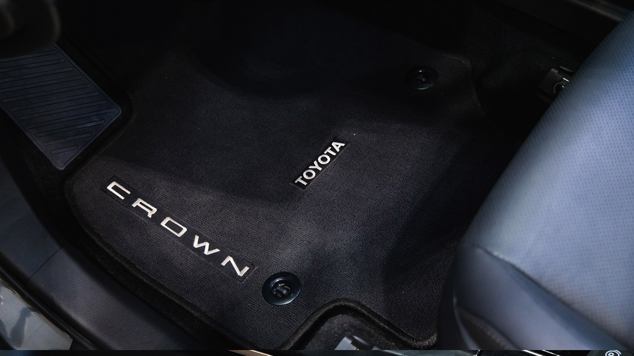 Toyota Crown Signia GT-S Concept Interior